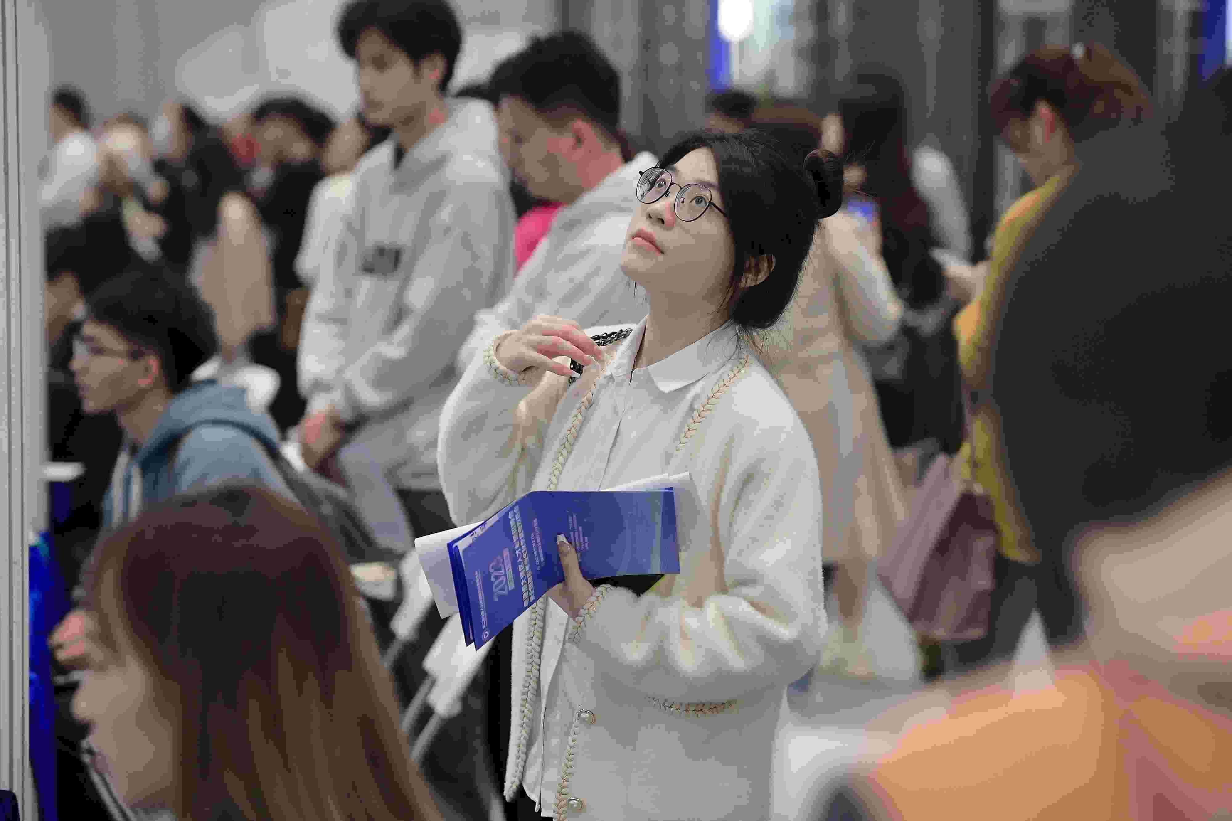  2023年11月22日，2023年粵港澳大灣區(qū)人才專場(chǎng)招聘會(huì)暨第27屆全國(guó)高校畢業(yè)生秋季就業(yè)雙選會(huì)在深圳國(guó)際會(huì)展中心舉辦。