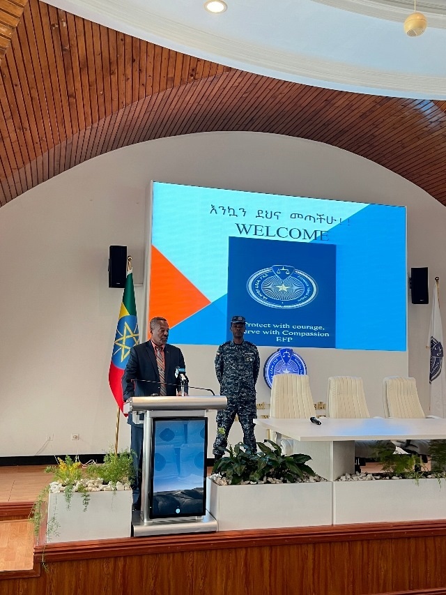 圖為埃塞警察大學(xué)校長梅斯芬·阿貝貝致辭。亞的斯亞貝巴大學(xué)孔子學(xué)院供圖