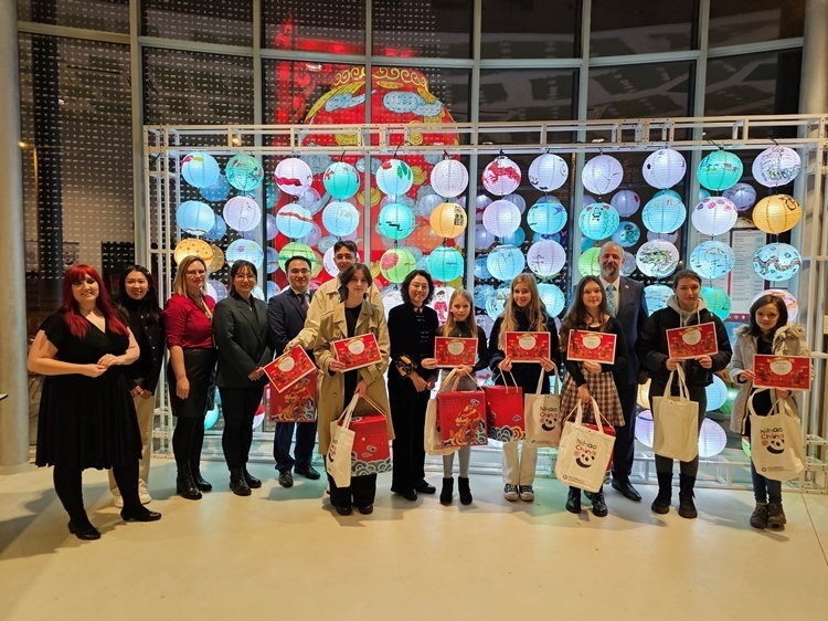 獲獎學(xué)生合影。翟朝暉攝