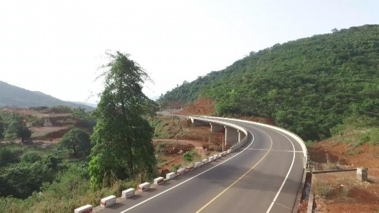 中塞友誼公路。