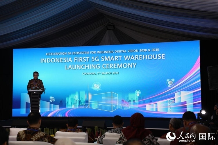 華為印尼CEO郭海龍?jiān)诮夷粌x式發(fā)表講話。人民網(wǎng)記者 曹師韻攝