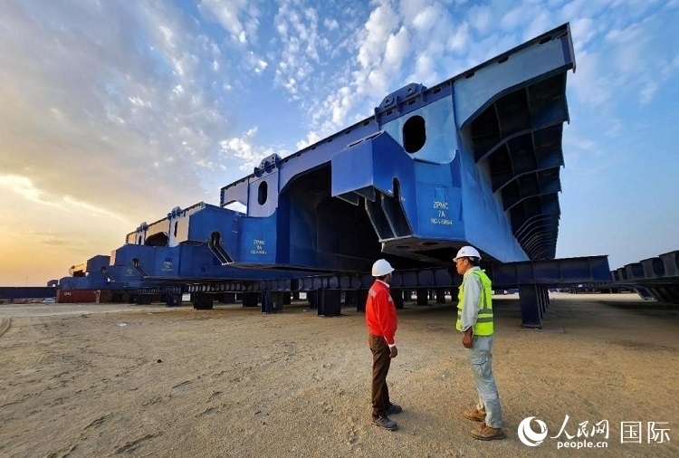 全球最大升船機平臺。人民網(wǎng)記者管克江攝