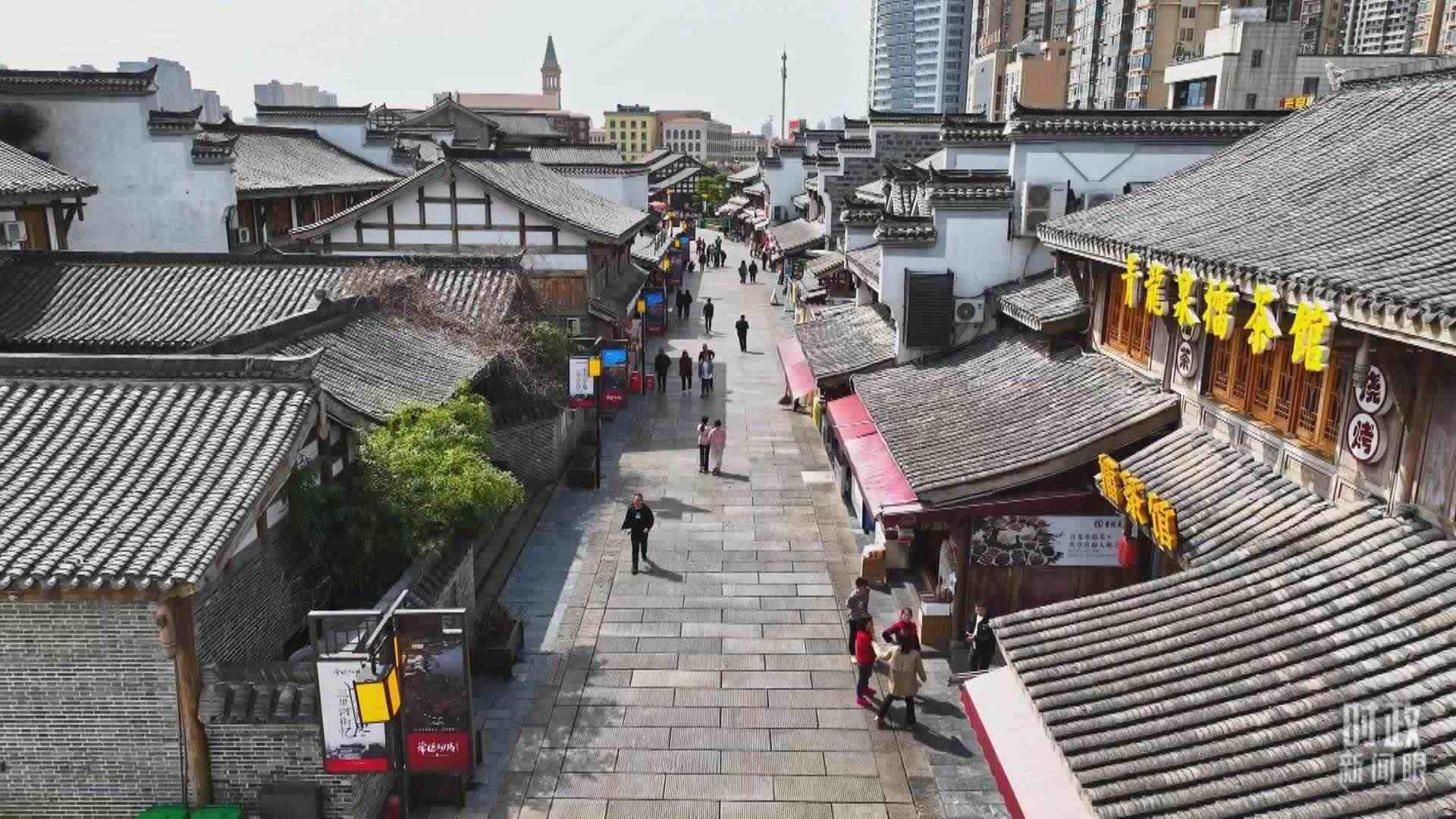 △常德河街。（總臺(tái)記者姚鵬、溫盛強(qiáng)拍攝）