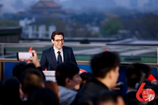 4月1日，法國(guó)外長(zhǎng)塞茹爾內(nèi)出席第18屆“中法文化之春”藝術(shù)節(jié)開(kāi)幕式。圖片來(lái)源：法國(guó)駐華大使館