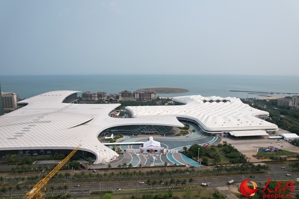 航拍第四屆消博會(huì)主會(huì)場(chǎng)。人民網(wǎng)記者 孟凡盛攝