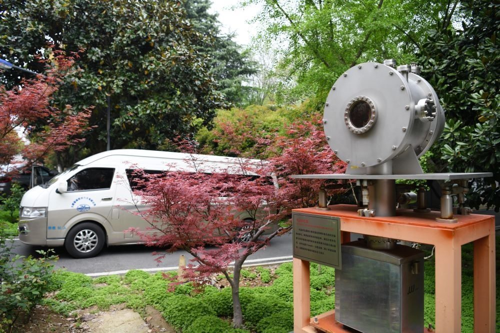 2024年4月6日，在位于安徽合肥的中國科學技術大學，自主研制的原位實驗裝置準備運往上海光源開展實驗。