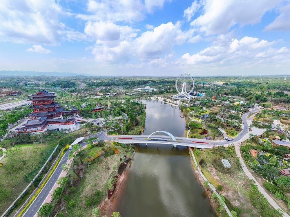 這是2024年4月22日拍攝的成都世園會主會場（無人機(jī)照片）。新華社記者 王曦 攝