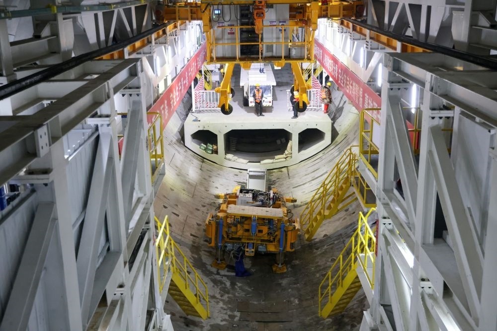 2024年2月16日，中鐵十四局集團的建設(shè)者在京唐城際鐵路運潮減河隧道施工。新華社記者 邢廣利 攝