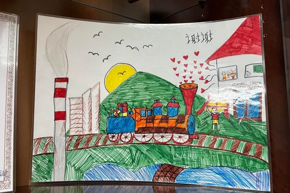 當(dāng)?shù)匦W(xué)生畫筆下的斯梅戴雷沃鋼廠。