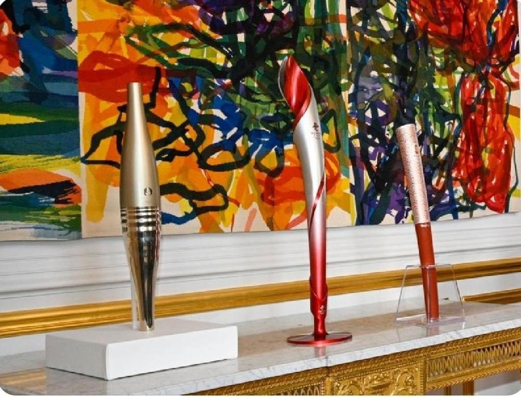 △中法元首互贈的奧運(yùn)火炬