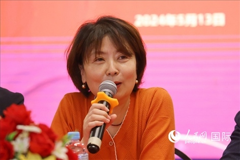 陜西省歸國華僑聯(lián)合會黨組成員、副主席兼秘書長尚小紅在座談會上致辭。人民網(wǎng)記者 陳海琪攝