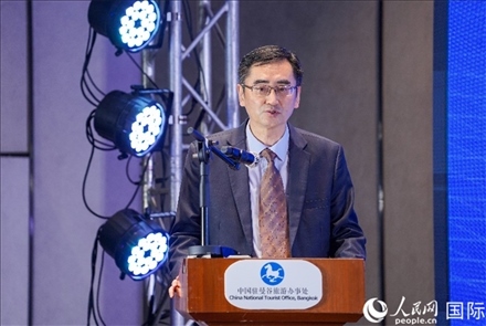 曼谷中國文化中心兼中國駐曼谷旅游辦事處主任闕小華發(fā)表演講。（普拉維攝）