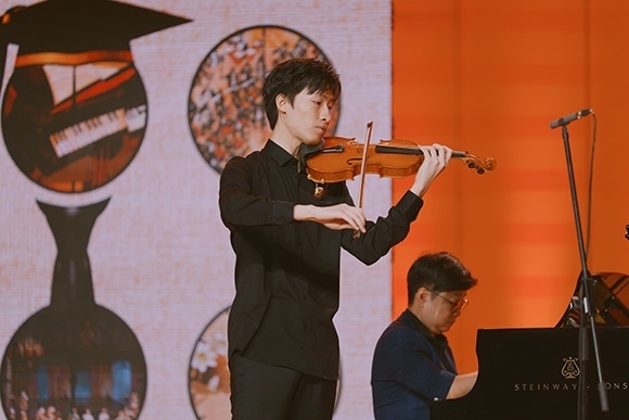 會(huì)議現(xiàn)場。學(xué)校供圖