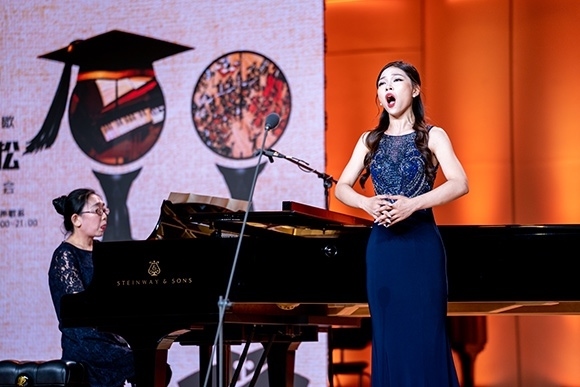 會(huì)議現(xiàn)場。學(xué)校供圖