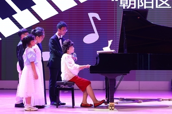 鮑蕙蕎擔(dān)任指導(dǎo)。通過專家的點(diǎn)評