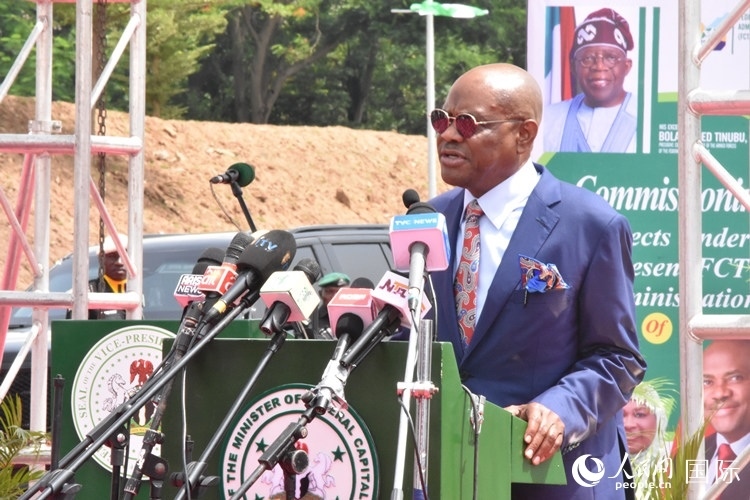 尼日利亞阿布賈首都地區(qū)部部長(zhǎng)威克致辭。人民網(wǎng)記者 姜宣攝