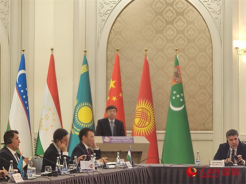 中國社會(huì)科學(xué)院俄羅斯東歐中亞研究所所長(zhǎng)孫壯志致辭。人民網(wǎng)記者 李強(qiáng)攝