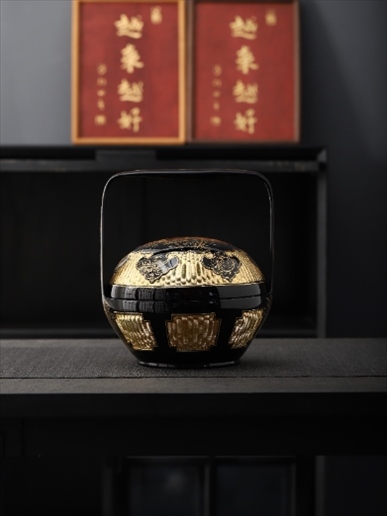 永春漆籃作品《籃犀》。中國美術(shù)館供圖