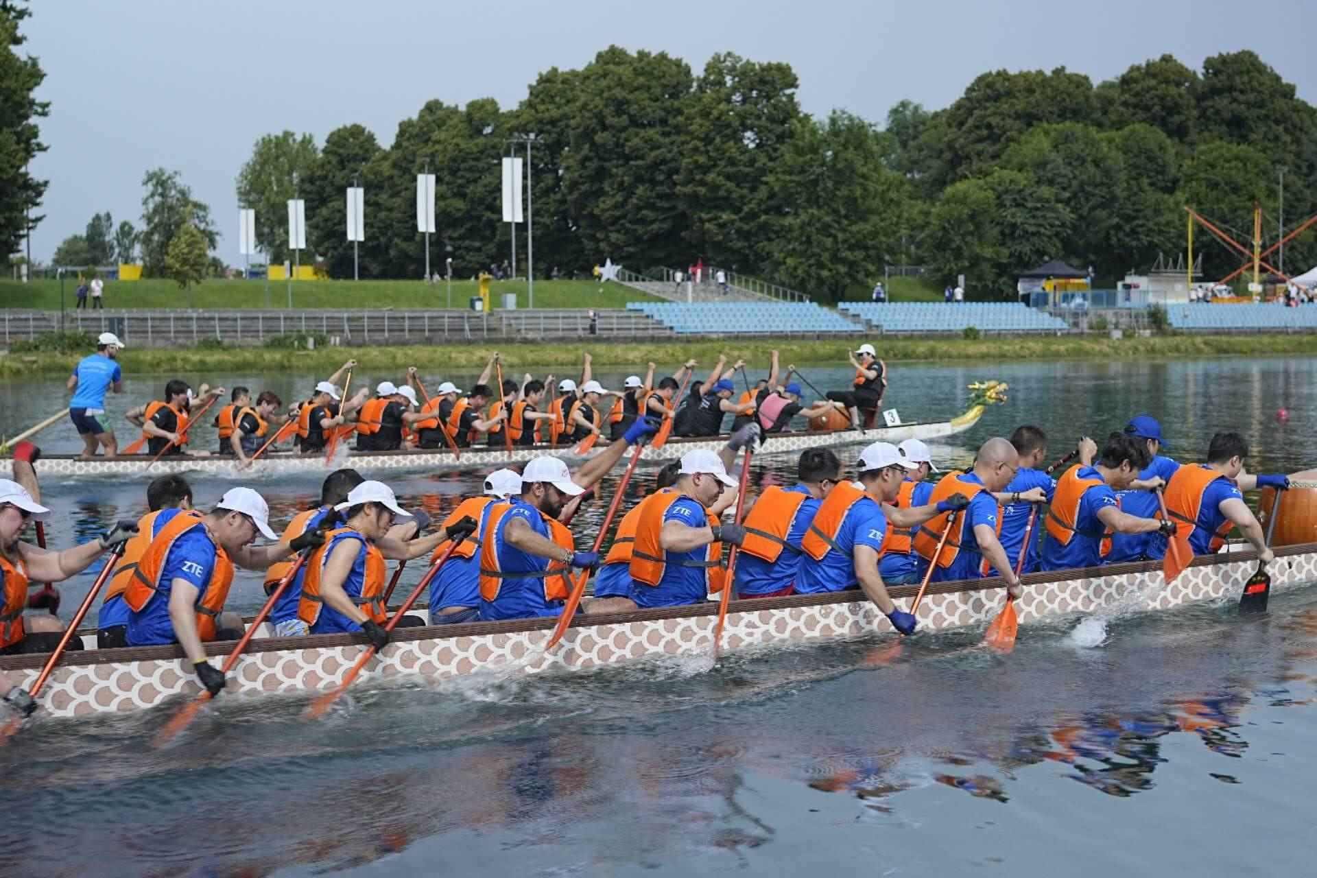 爭渡、爭渡，選手們你爭我奪，奮勇爭先。主辦方供圖