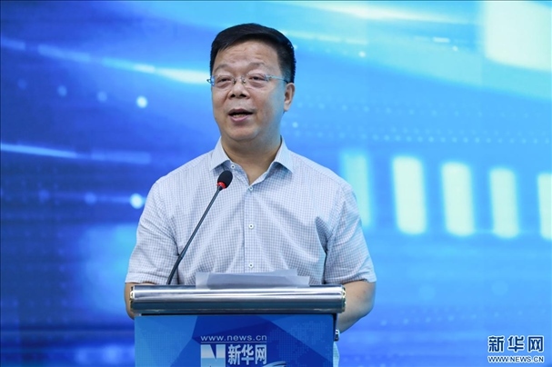 新華網(wǎng)黨委常委、董事、副總裁劉加文致辭