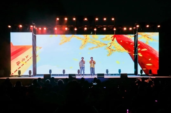 歌曲《啟程》演出現(xiàn)場(chǎng)。供圖：日照職業(yè)技術(shù)學(xué)院