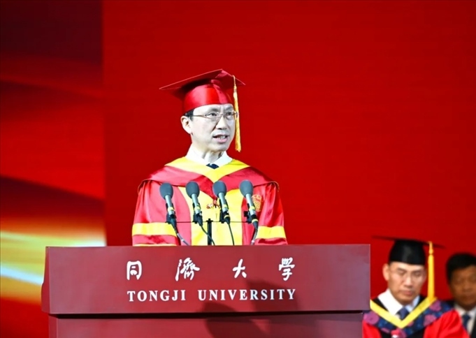 同濟(jì)大學(xué)校長(zhǎng)、中國(guó)工程院院士鄭慶華