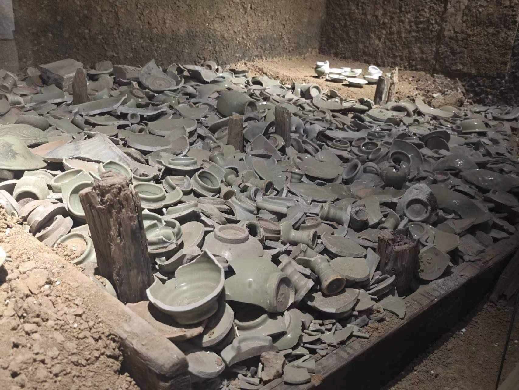 經過“質檢”的瓷器碎片。人民網記者 黃鈺攝