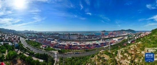 這是6月26日拍攝的中哈連云港物流合作基地（無人機(jī)照片）。新華社記者 季春鵬 攝