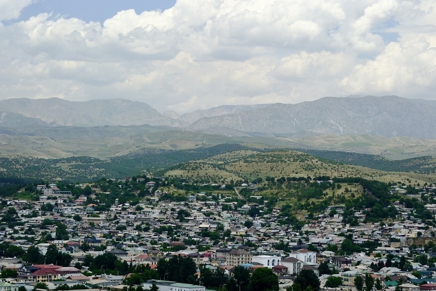 這是2024年6月13日拍攝的塔吉克斯坦首都杜尚別城市風光。新華社記者 鄭開君 攝