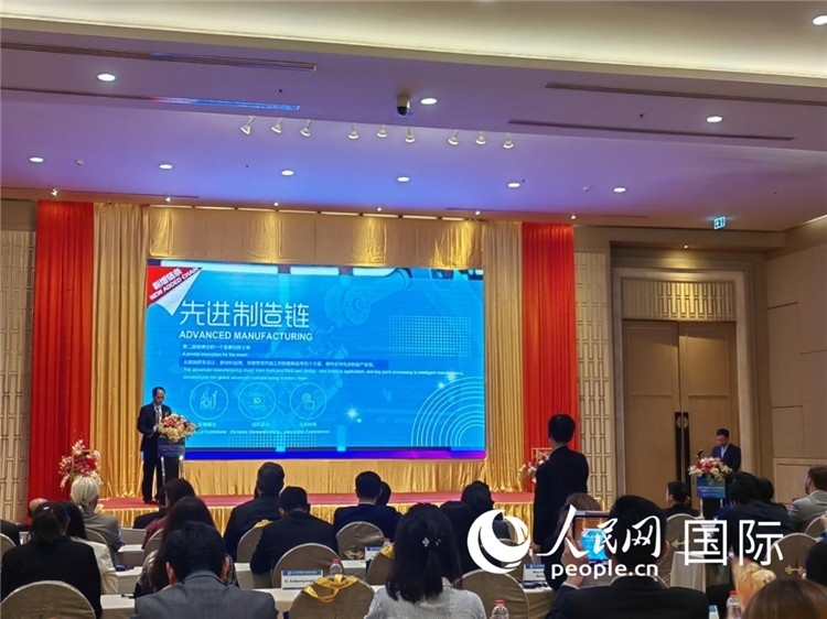 承辦方介紹第二屆鏈博會招展布展情況。人民網(wǎng)記者楊一攝