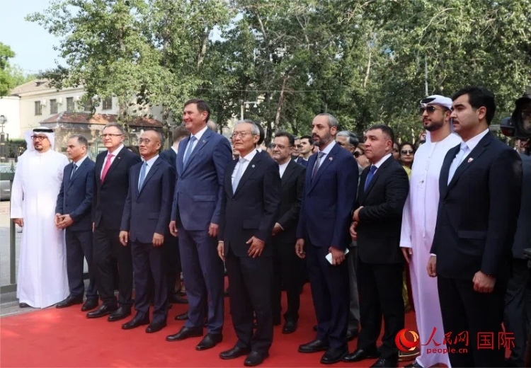 上合組織秘書長及成員國駐華使節(jié)參加活動。人民網(wǎng) 俄布拉依·對山攝