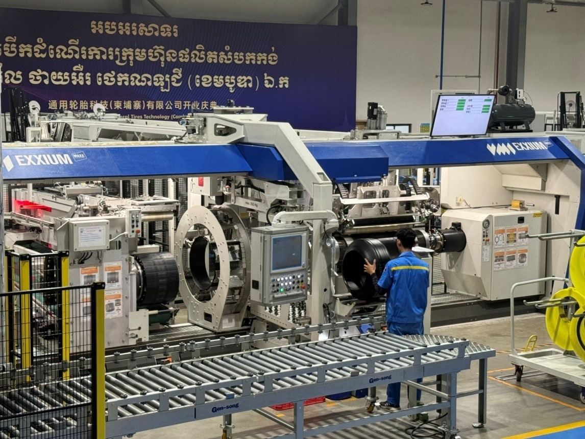 圖為通用輪胎科技（柬埔寨）有限公司生產(chǎn)車間。西港特區(qū)公司供圖