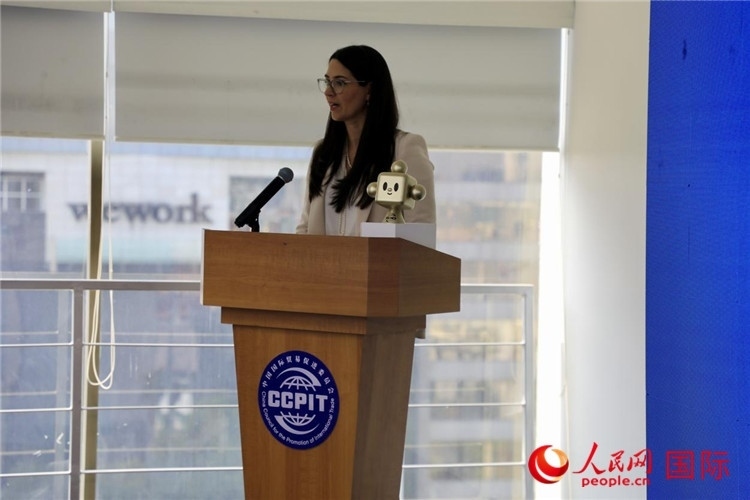 墨西哥外貿(mào)、投資和技術(shù)委員會(huì)總經(jīng)理蘇珊娜·杜克發(fā)表講話。人民網(wǎng) 埃內(nèi)斯托·多明戈斯攝