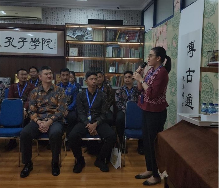 警察學(xué)員用漢語進(jìn)行自我介紹 ?；顒?dòng)主辦方供圖