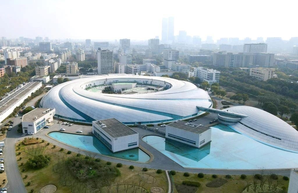 從一扇“門”、一座“城”、兩張“網(wǎng)”，看浦東新區(qū)改革常新