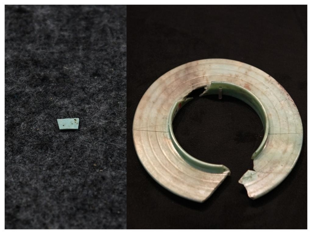 拼版照片：左圖為2024年7月10日拍攝的三星堆遺址出土的綠松石片（新華社記者王曦 攝），右圖為2024年7月21日在三星堆博物館文物保護與修復館拍攝的有領(lǐng)玉璧（新華社記者唐文豪 攝）。