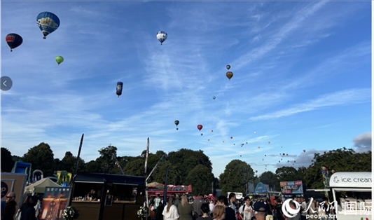 布里斯托國(guó)際熱氣球節(jié)現(xiàn)場(chǎng)。人民網(wǎng)記者 余穎攝
