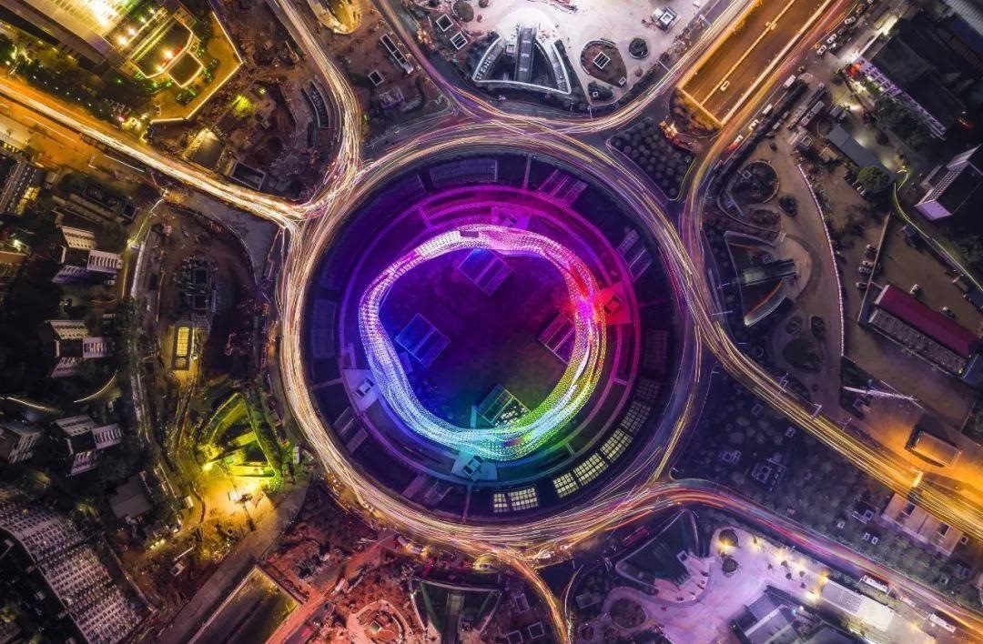 △武漢光谷正發(fā)展成為全國最大的光電子信息產(chǎn)業(yè)集群。