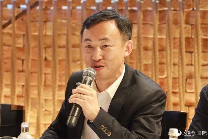 中國(guó)駐里約熱內(nèi)盧代總領(lǐng)事王海濤在座談會(huì)上致辭。人民網(wǎng)記者 陳海琪攝