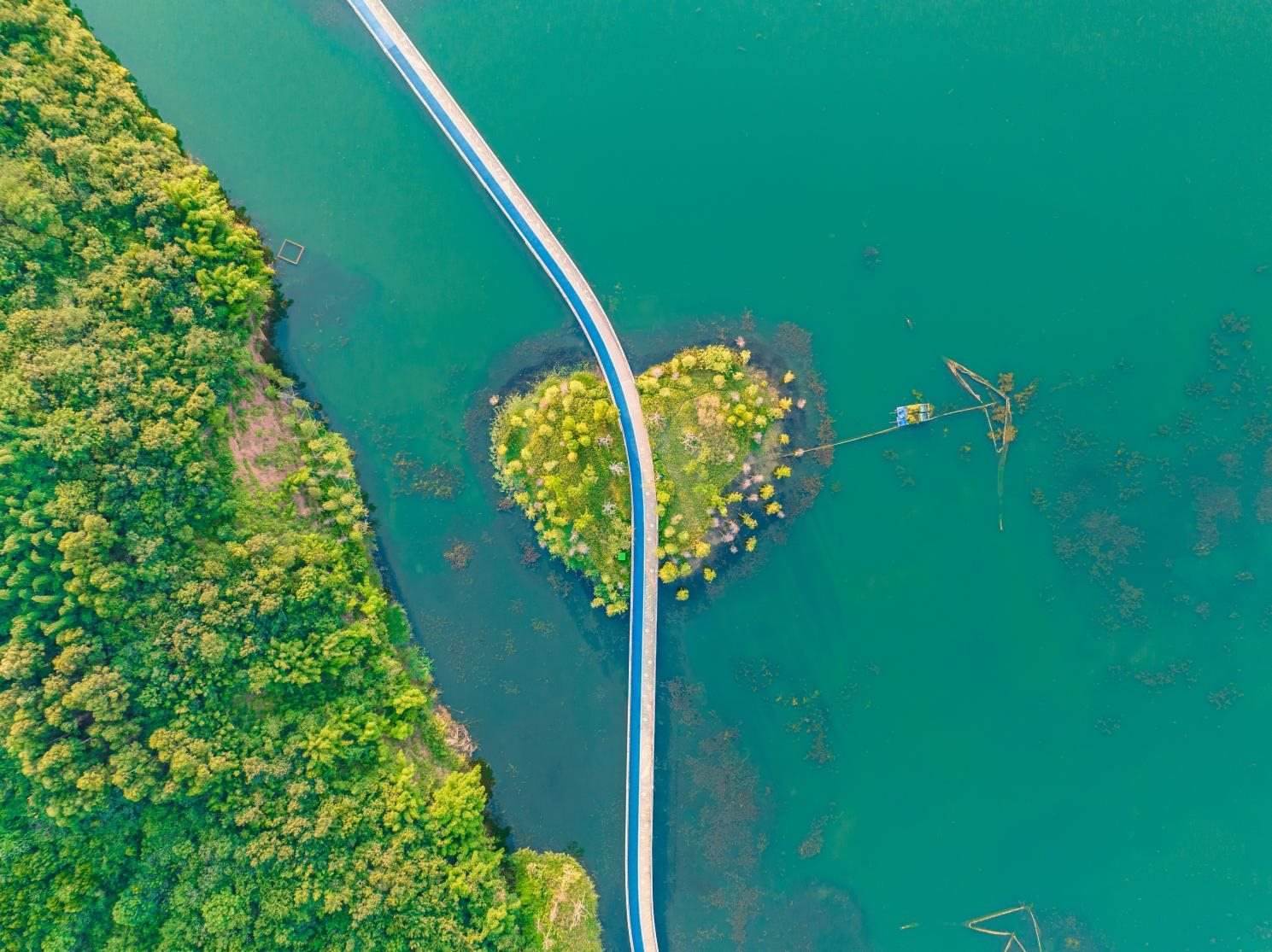 興隆湖棧道。四川天府新區(qū)融媒體中心供圖 攝影：馬驥）