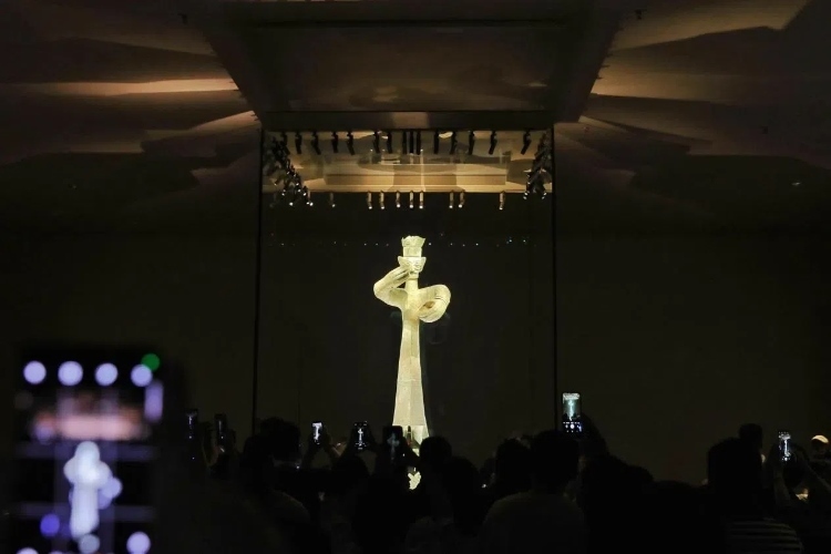 8月31日，亞洲媒體考察團(tuán)參訪三星堆博物館?！吨袊?jīng)濟(jì)周刊》記者肖翊攝