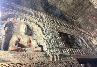 云岡石窟一角。人民網(wǎng) 曹欣悅攝