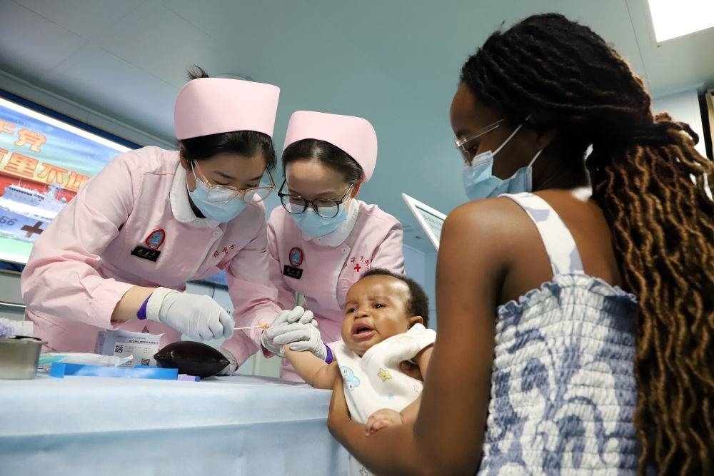 2024年8月12日，中國海軍“和平方舟”號(hào)醫(yī)院船在莫桑比克馬普托開展醫(yī)療服務(wù)。