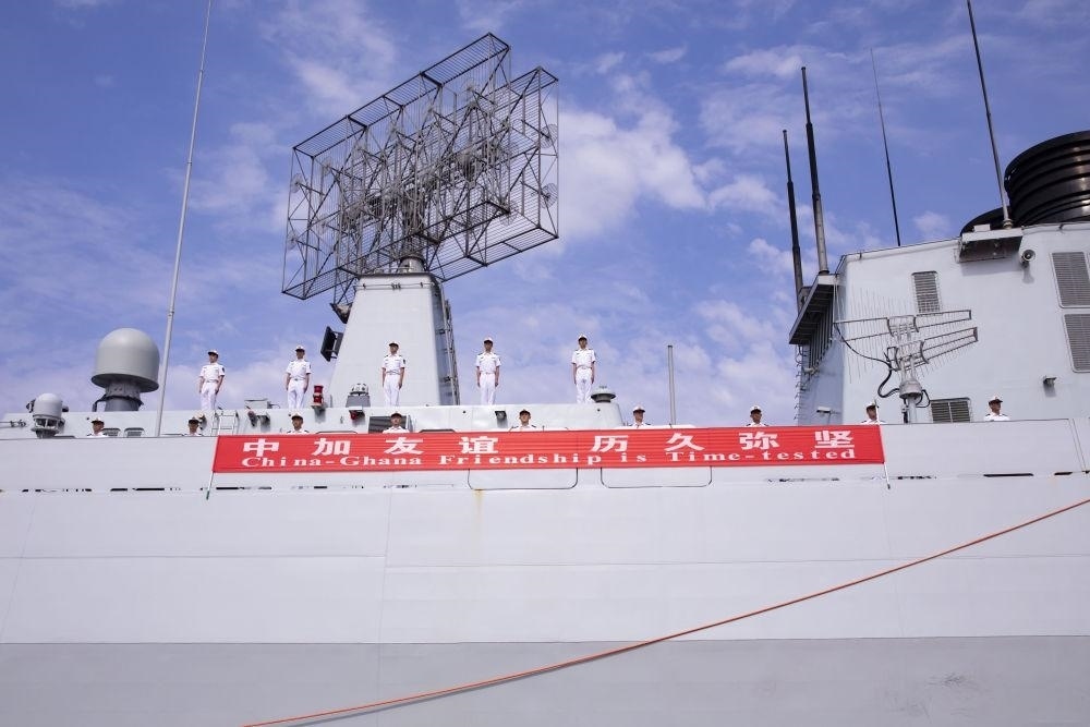 2023年6月27日，中國海軍第43批護(hù)航編隊(duì)抵達(dá)加納特馬港碼頭，開始對加納進(jìn)行為期4天的友好訪問。