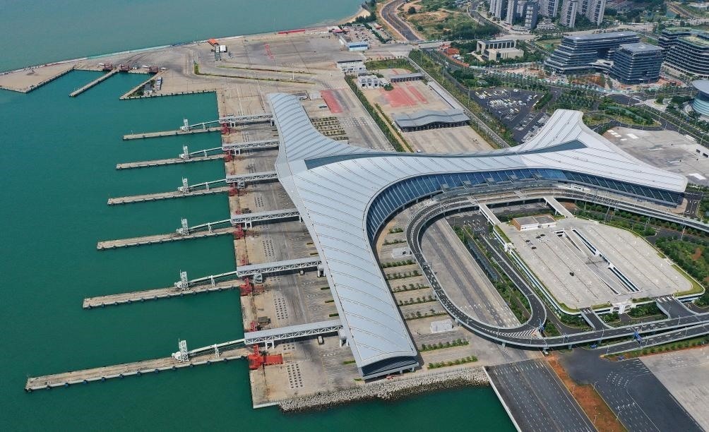 這是已經(jīng)停航的?？谛潞８郏?月4日攝，無(wú)人機(jī)照片）。新華社記者 郭程 攝