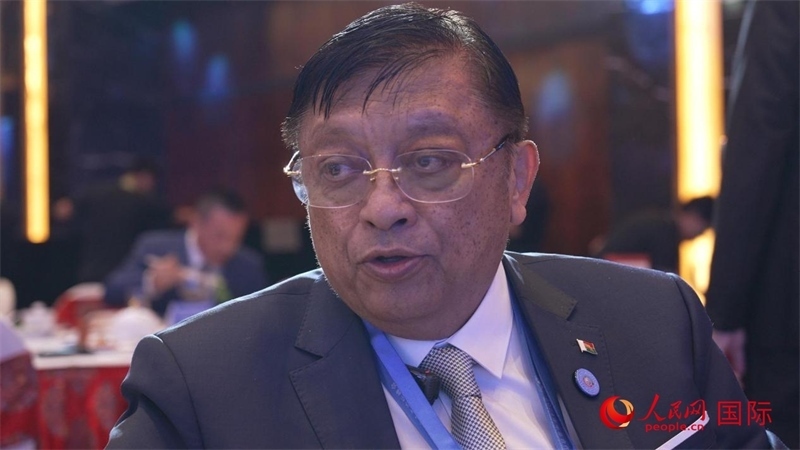 讓·路易·羅班松大使接受人民網(wǎng)專訪。人民網(wǎng) 張若涵攝