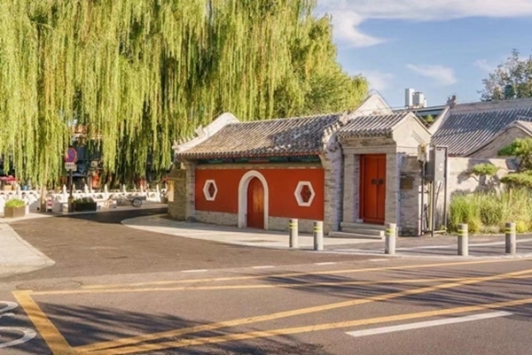 北京建筑大學古建保護與利用專業(yè)師生對北京德勝門內(nèi)大街開展空間品質(zhì)綜合提升項目，圖為項目竣工后的實景圖。校方供圖