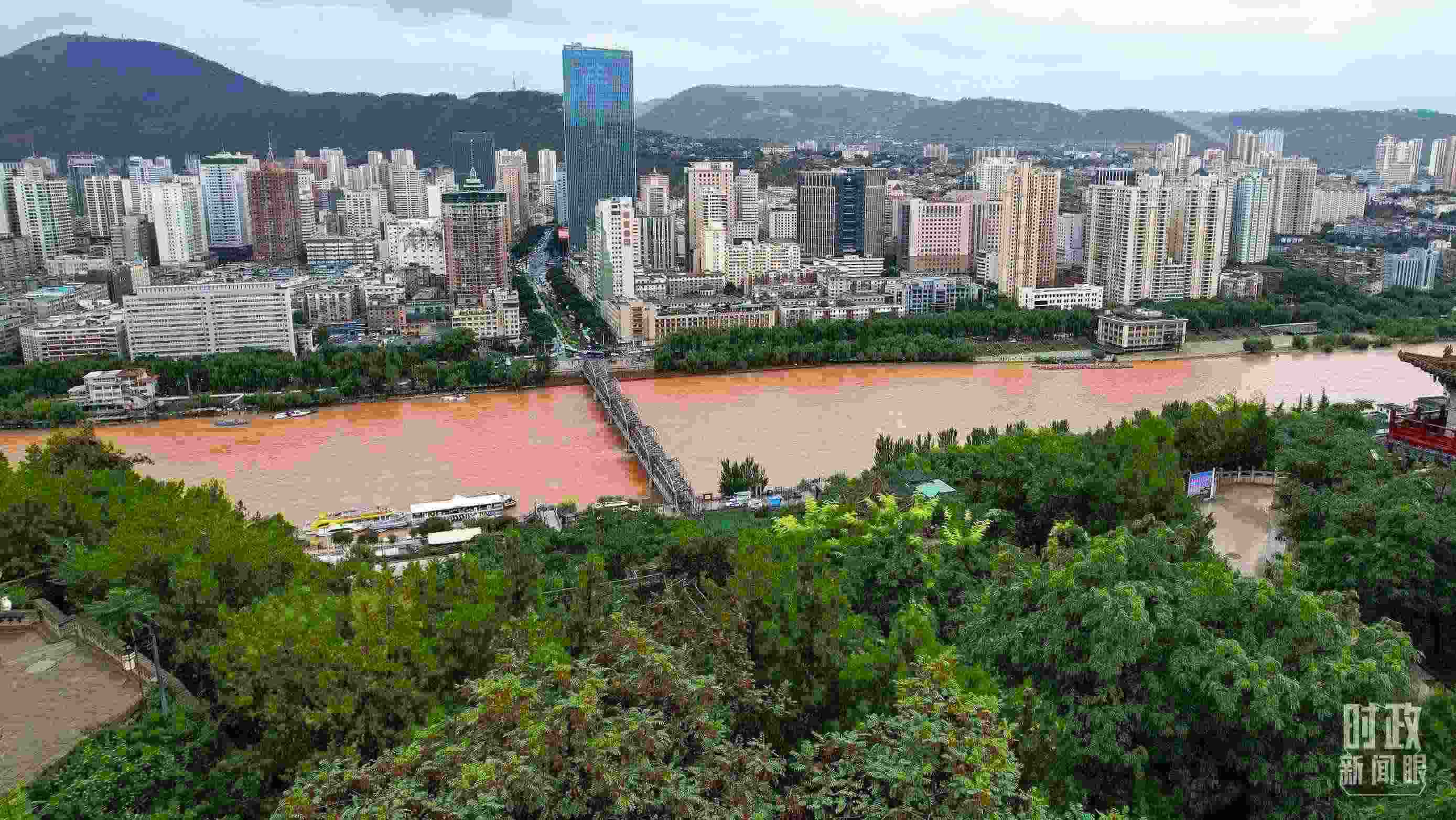 △黃河蘭州中山橋段。（總臺記者馬凌峰拍攝）