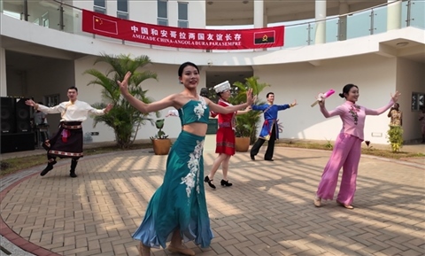 舞蹈《美麗中國》。內(nèi)圖大學(xué)孔子學(xué)院供圖