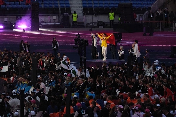 中國選手登上最高領(lǐng)獎(jiǎng)臺(tái)。人民網(wǎng)記者 于超凡攝